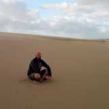 Il 37enne Marco Russolillo, da poco tornato a casa dopo quattro mesi in Sud America, qui ritratto a Cabo Polonio, in Uruguay. �Ho iniziato a vagabondare dopo aver subito un grave incidente - afferma il partenopeo -. Me lo ricordo benissimo: successe l'8 ottobre del 2013, la data che ha cambiato in meglio la mia vita. Quello spavento ha fatto s� che mi decidessi a vivere fino in fondo, fu come svegliarsi da un lunghissimo sonno�